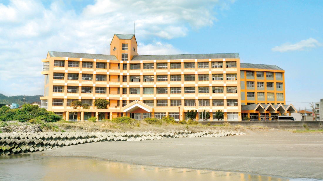鸭川令德高中