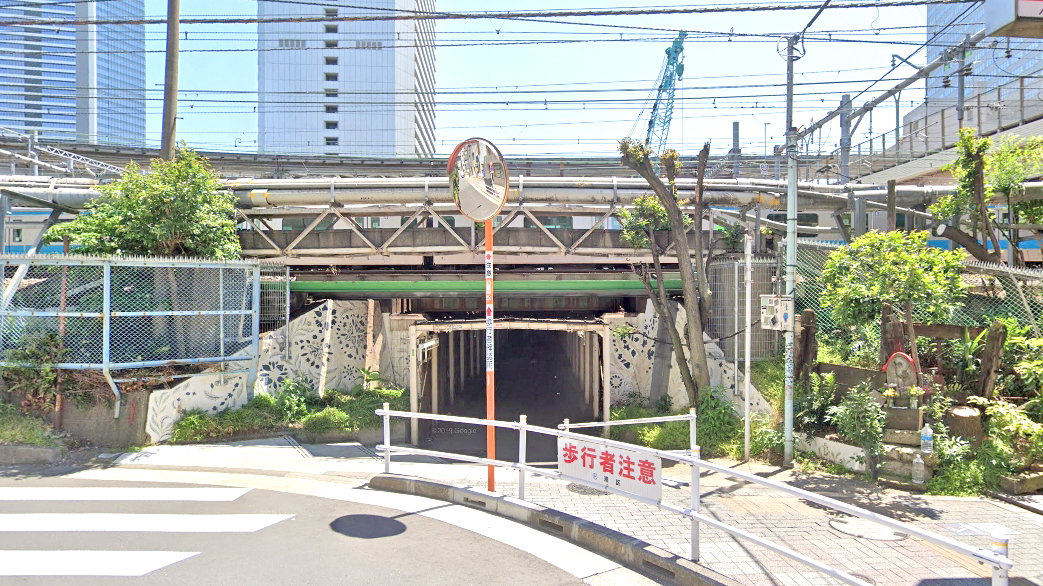 港町跨线桥