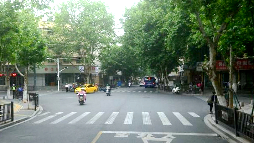 青春路与胜利街交叉口