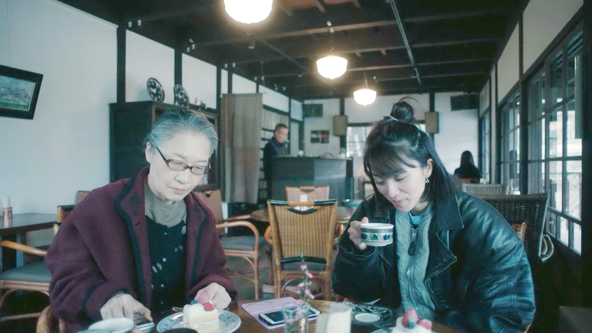 小雀与卷镜子交换情报