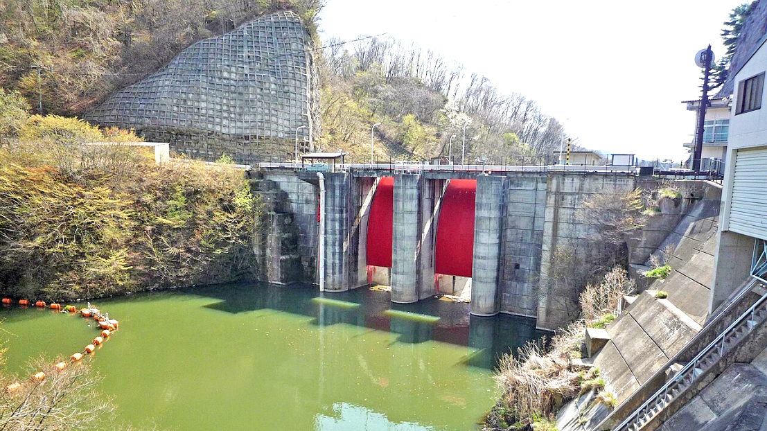 汤川水坝
