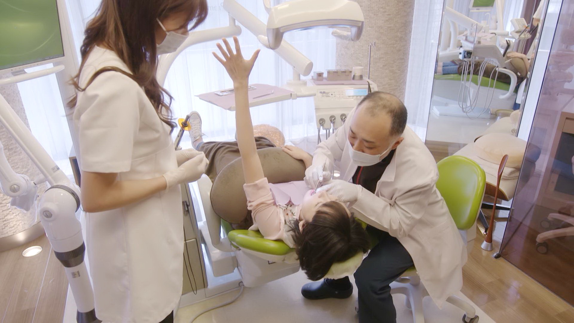 实栗看牙