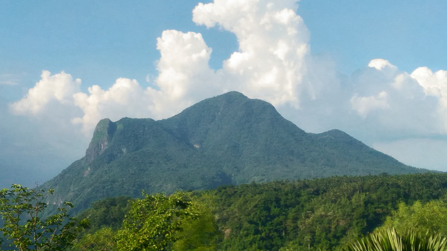 马科洛德山