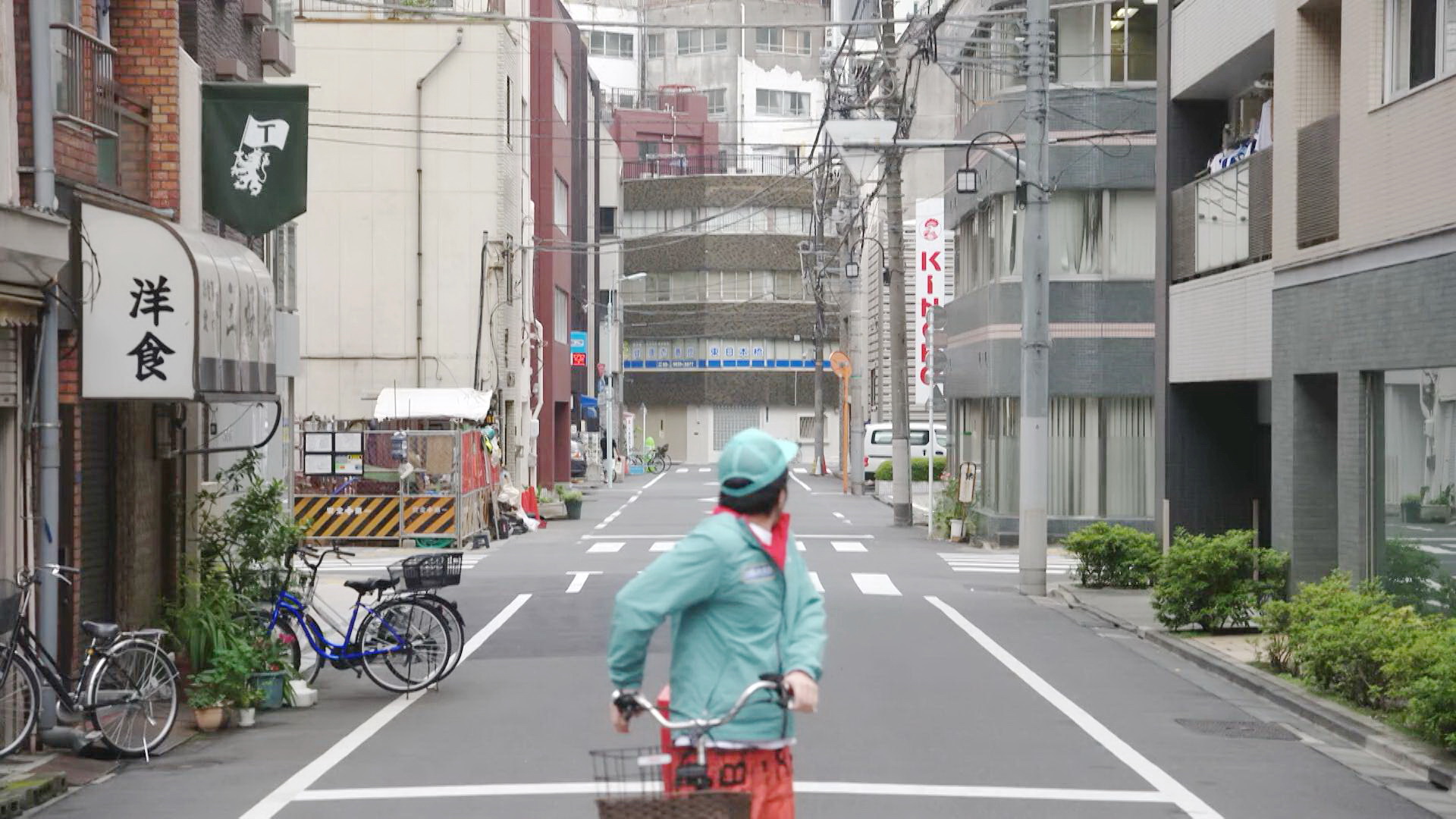 大熊抢外卖自行车