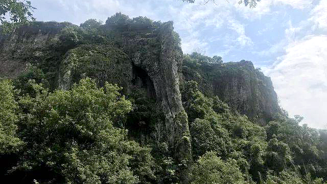象鼻岩