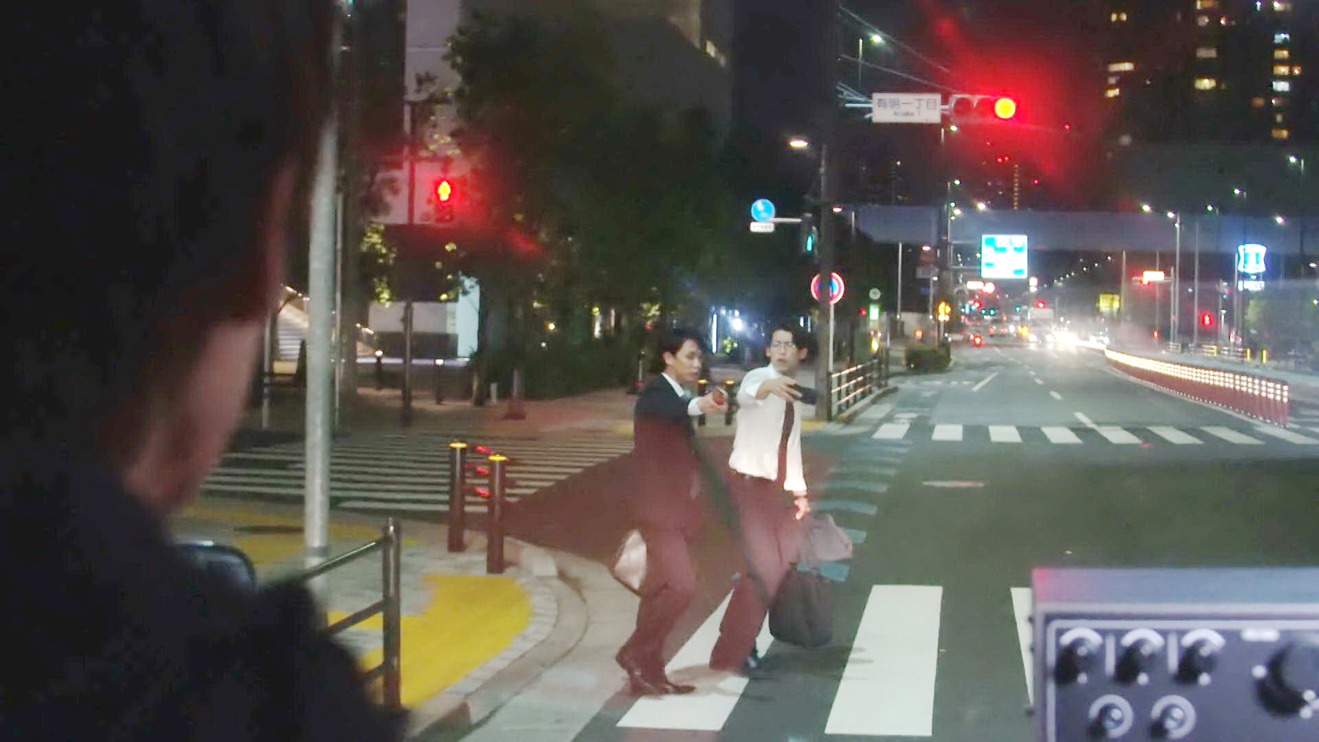 围观哈密瓜面包车