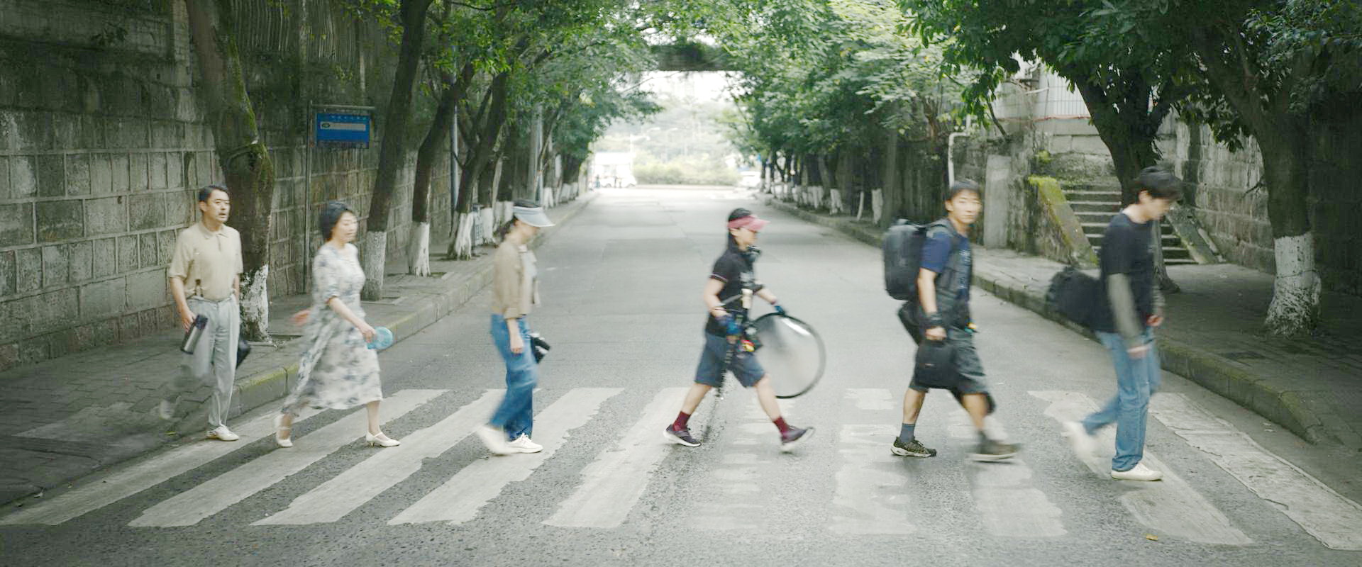 去公园拍外景路上