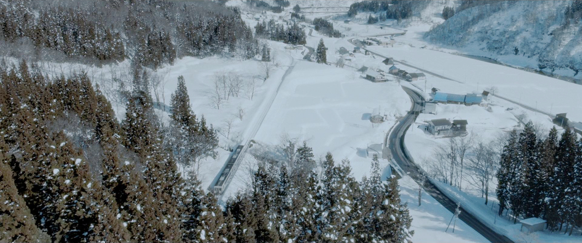 进入雪国的隧道
