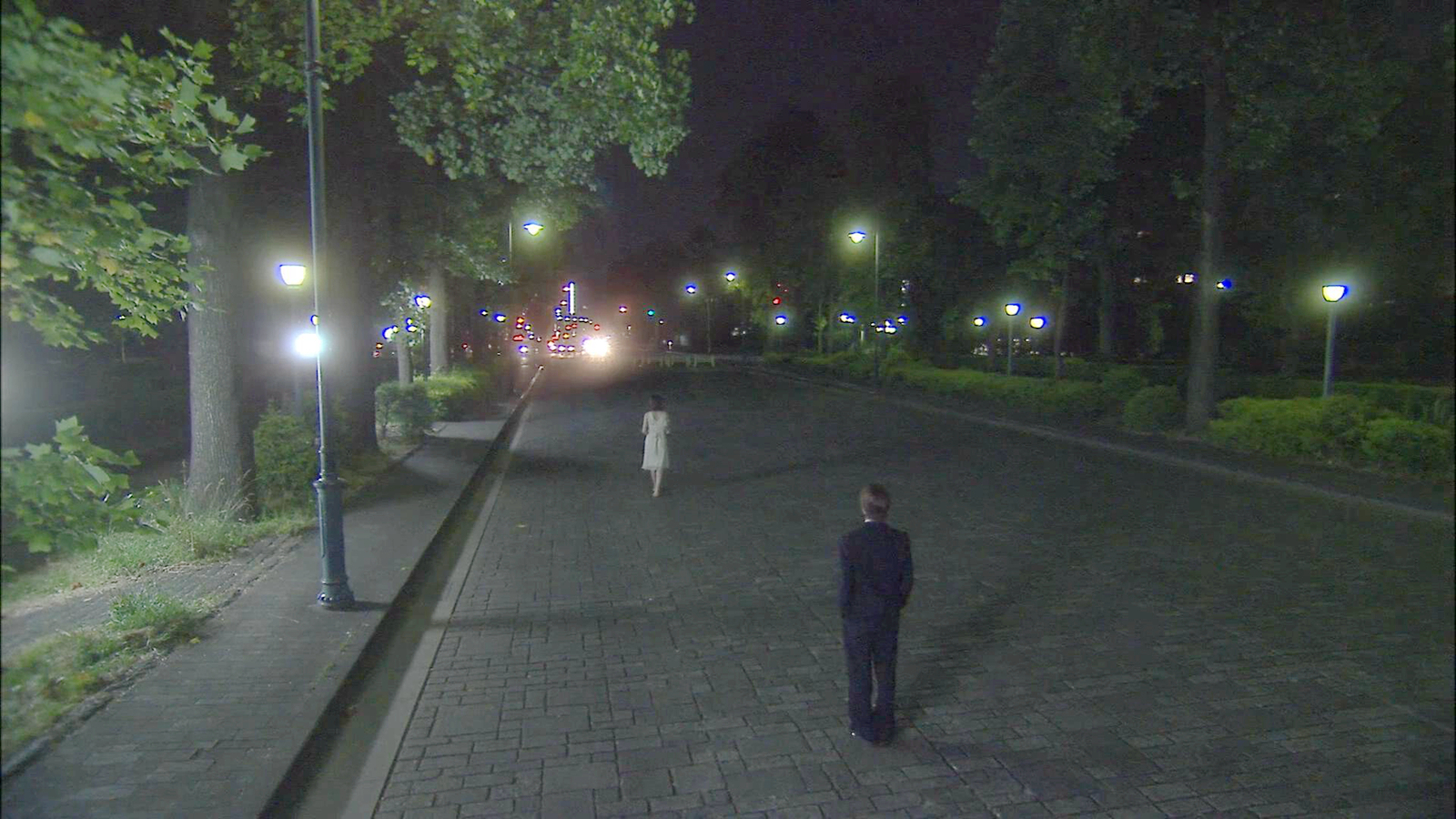 健跟在礼的身后