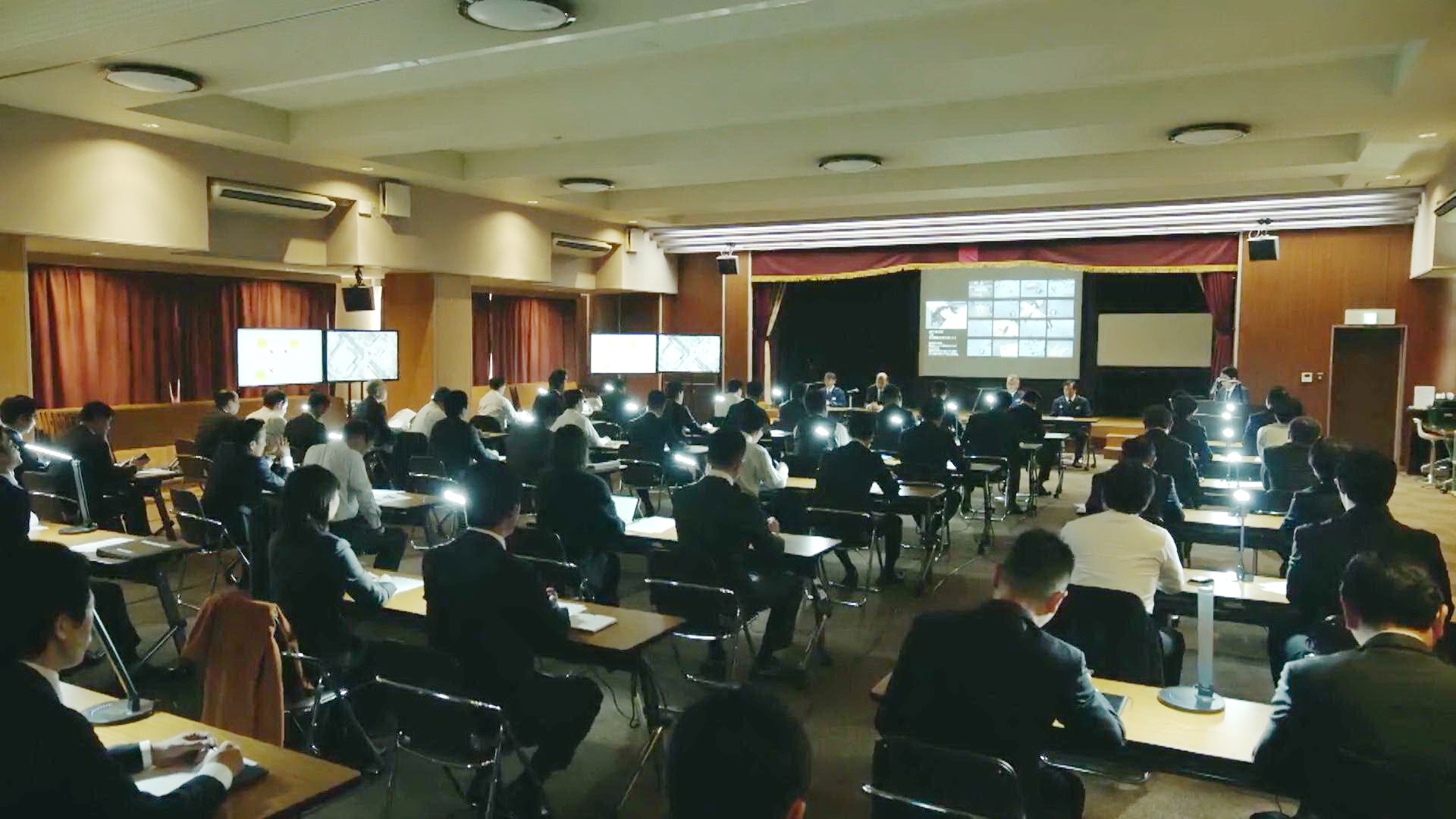 芝滨署调查会议