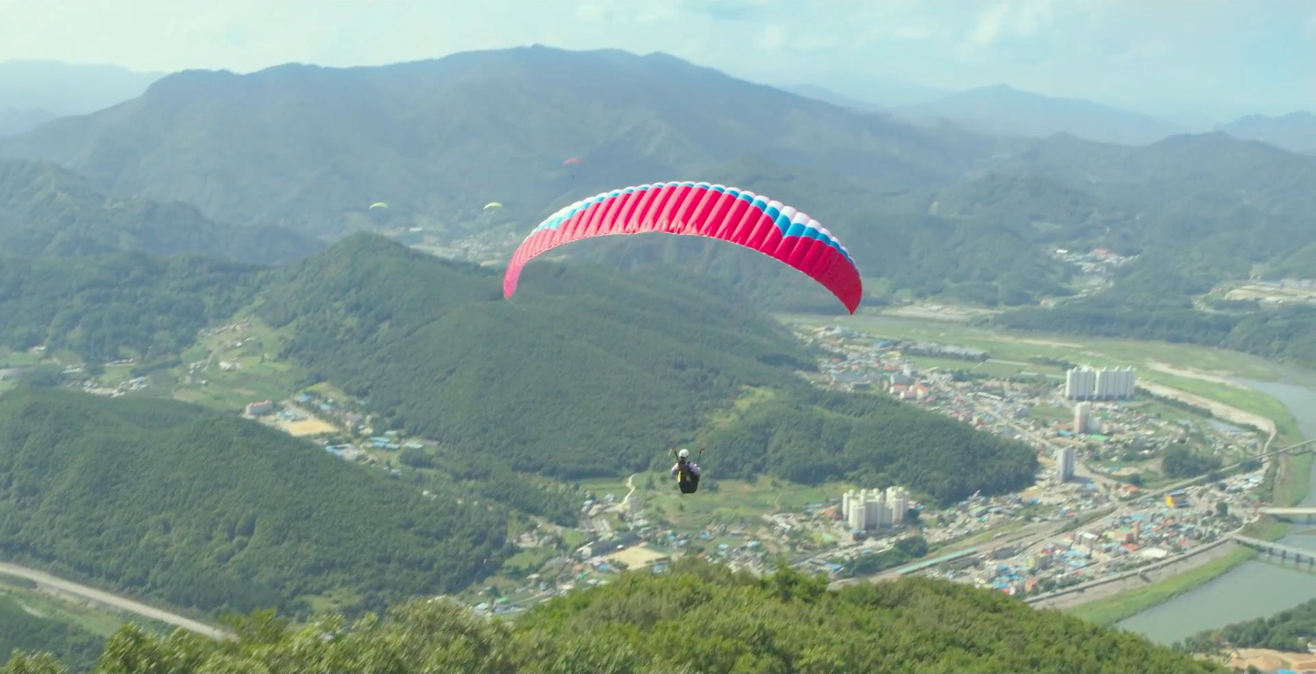 尹世莉空中滑翔