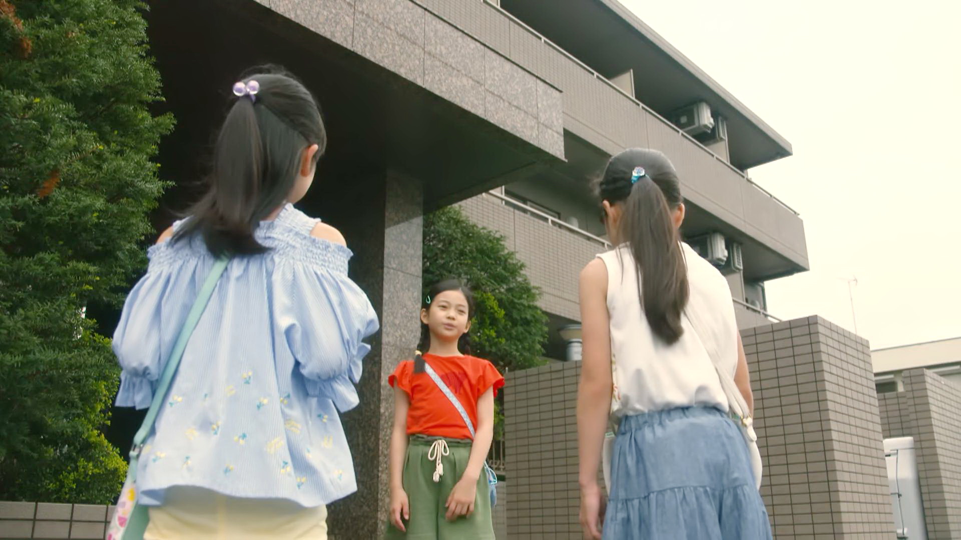 小丽假装住在高级公寓