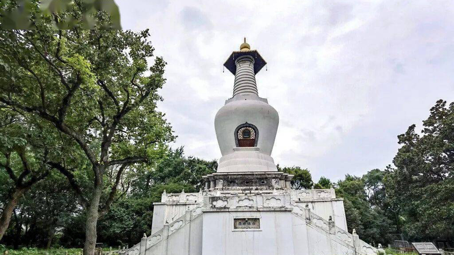 白塔