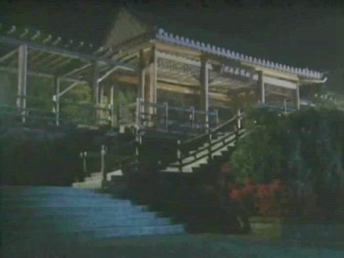 世纬青青互相安慰
