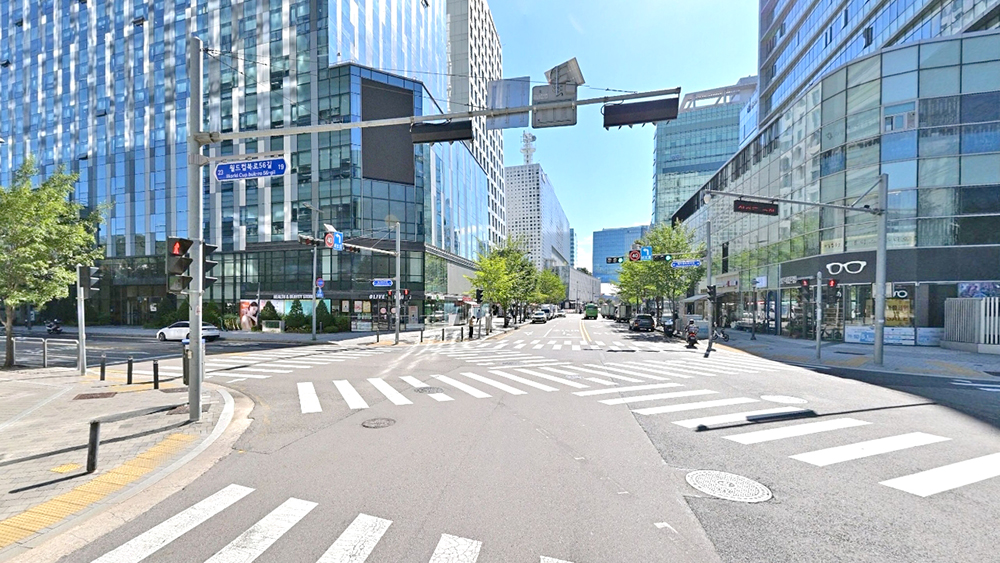 世界杯北路58街与世界杯北路56街交叉口