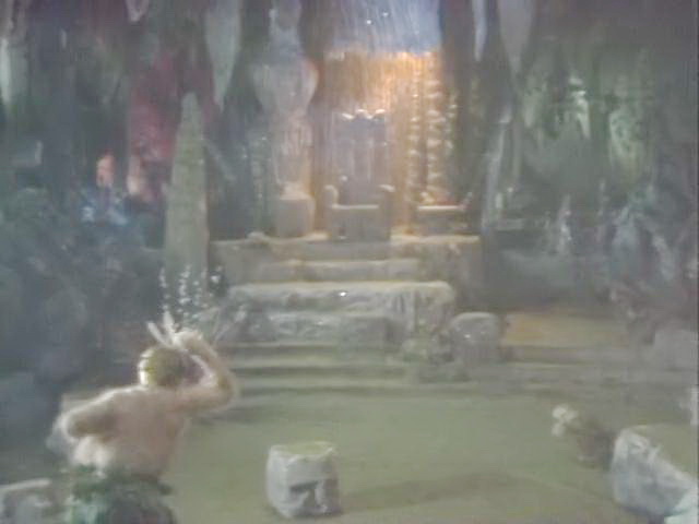 水帘洞和白骨洞内景