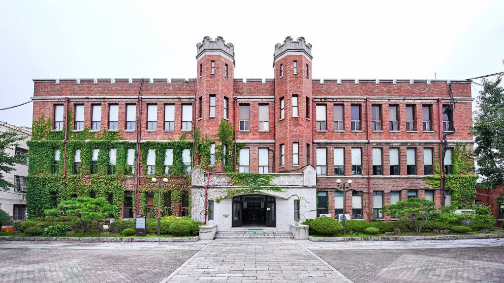 启圣中学