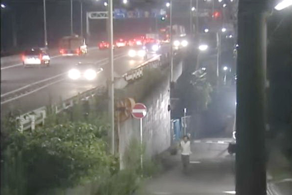 响一跑去帮忙