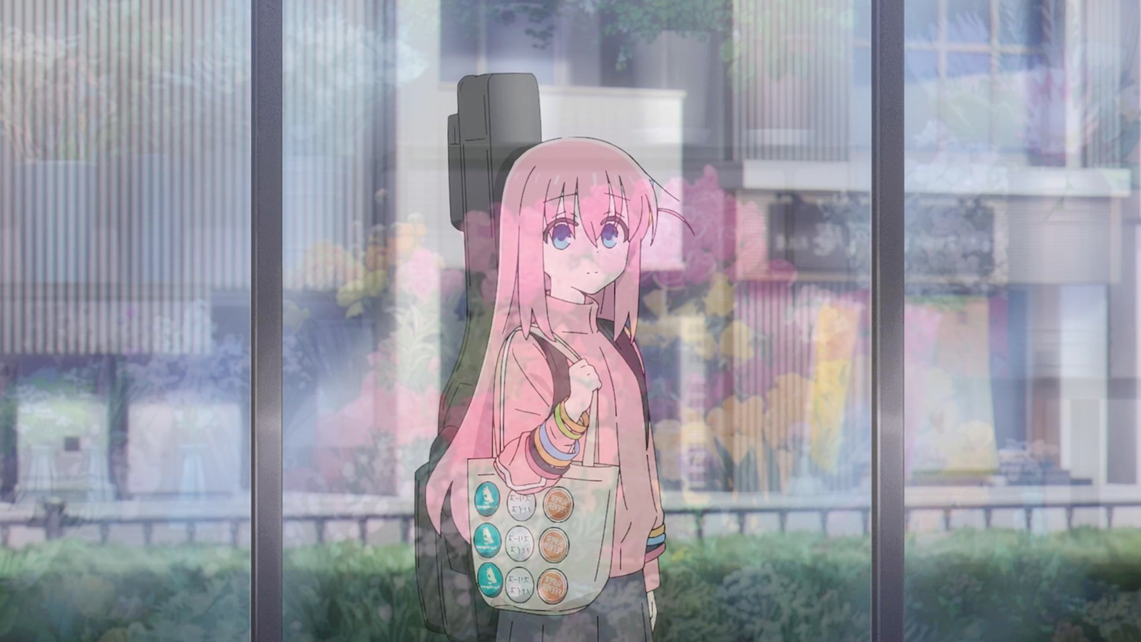 独审视乐团女孩模样