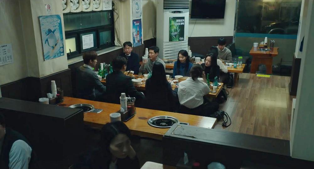 在熙参加部门聚餐