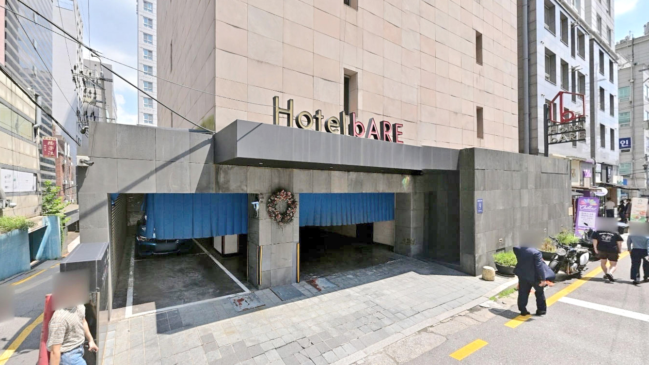 BARE酒店