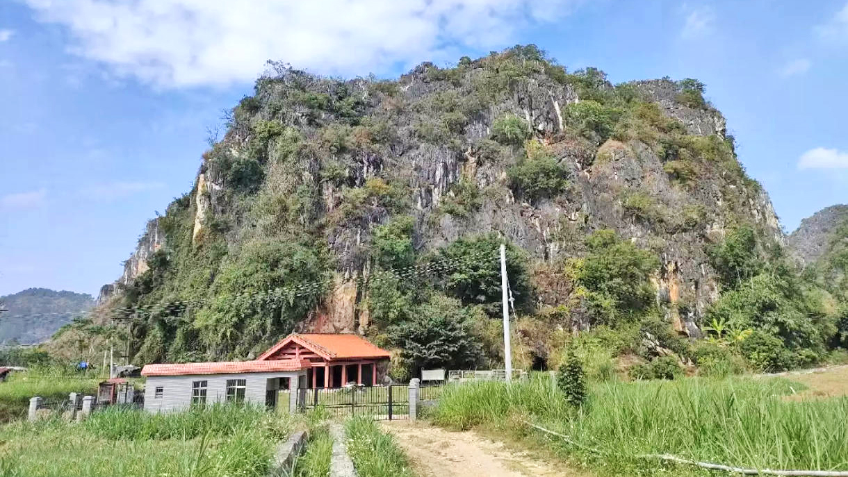 龙龛岩