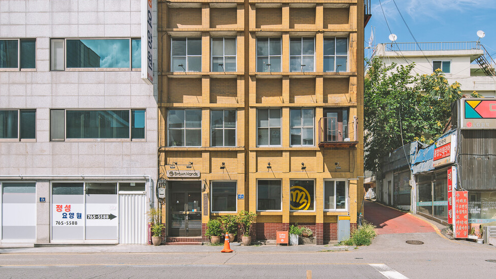 棕手咖啡馆 开港路店