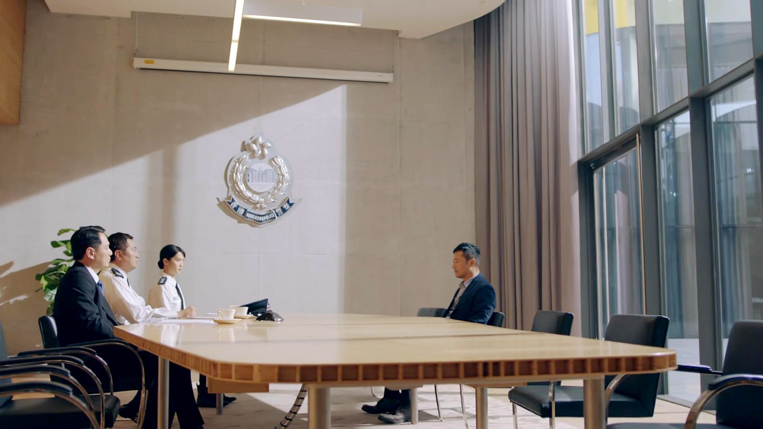 警署办公室/大学报告厅