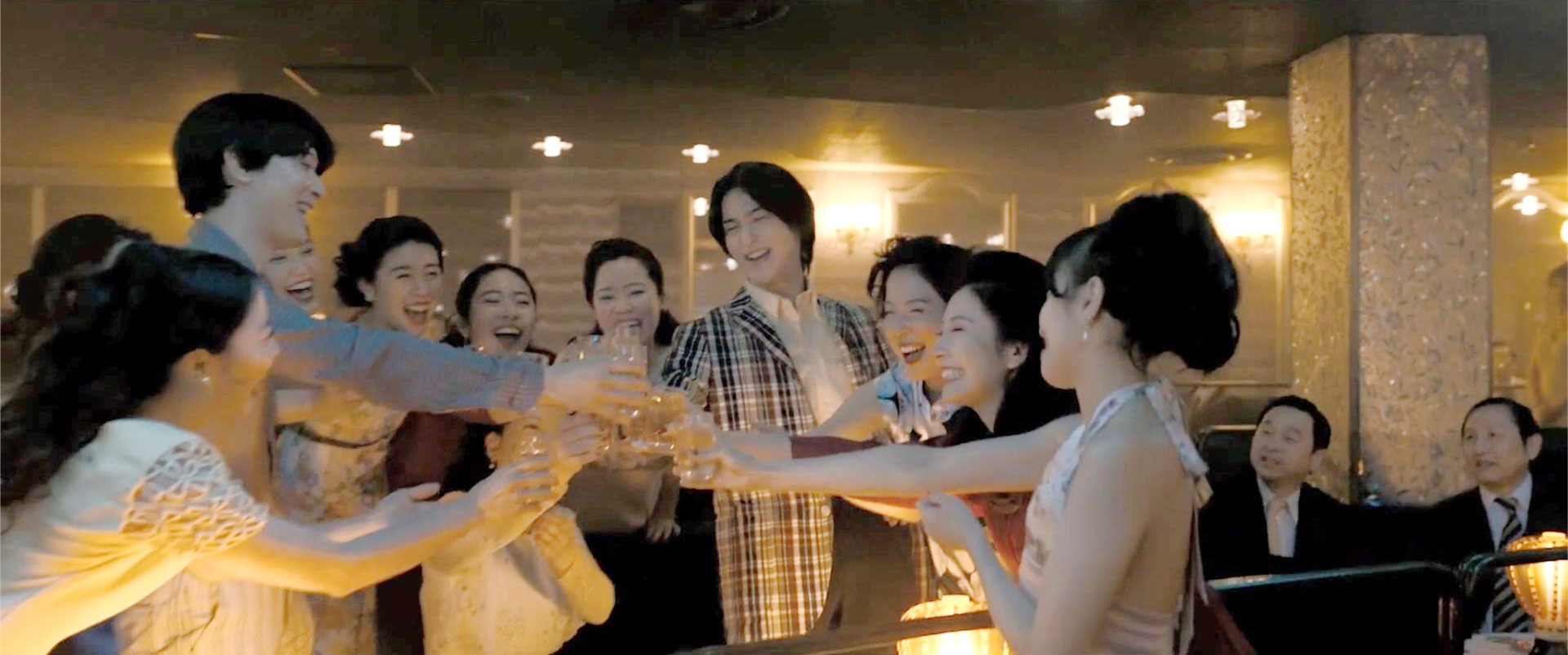 庆祝表演成功
