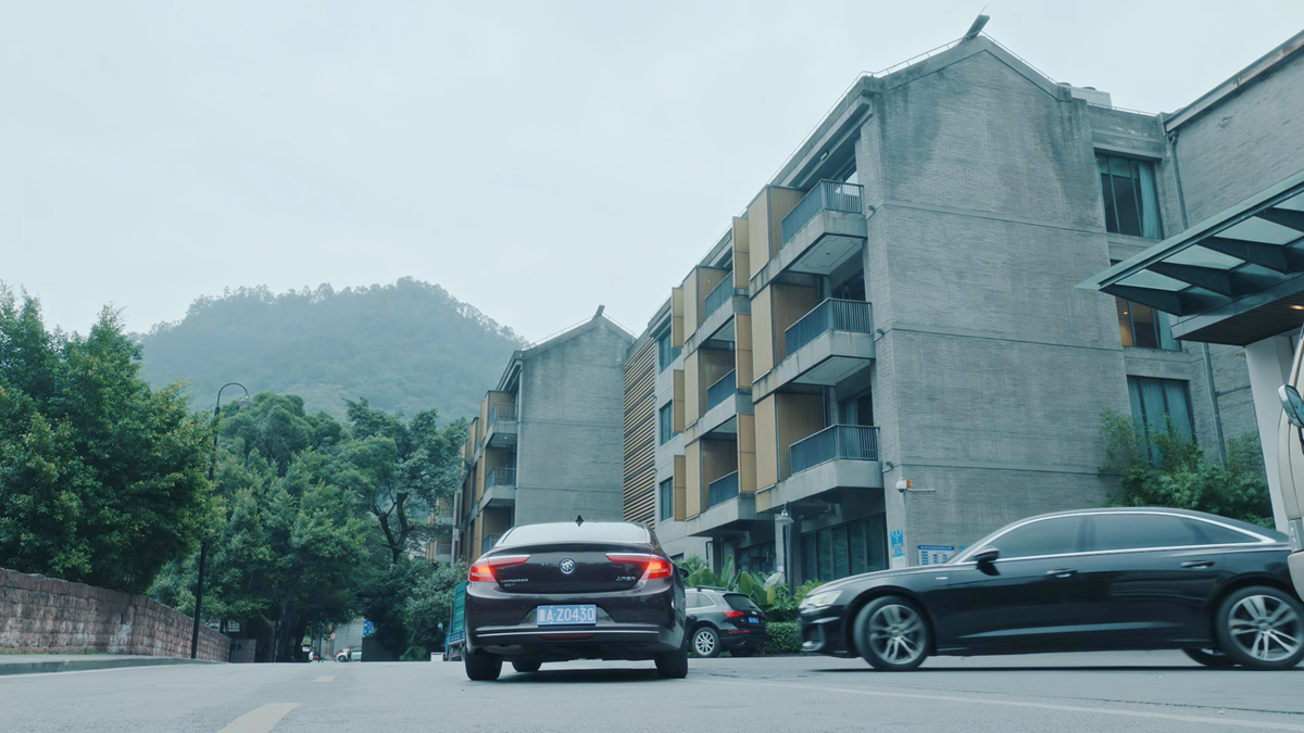 庞建撞车