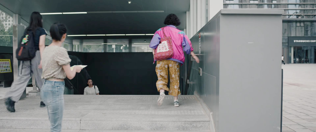胡春蓉拒传单/蹭空调