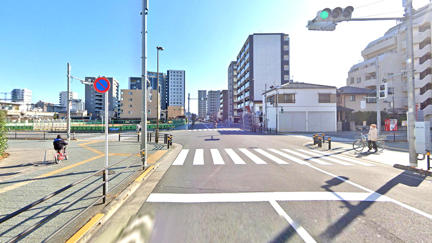 蓬特波尔塔千住购物中心路口