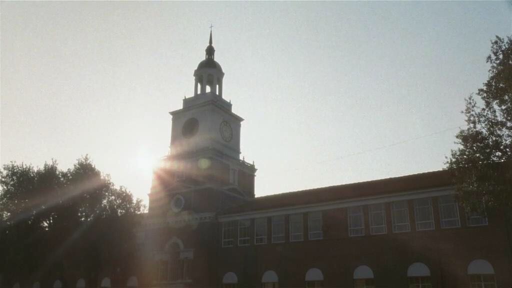 弗兰克的新学校外景